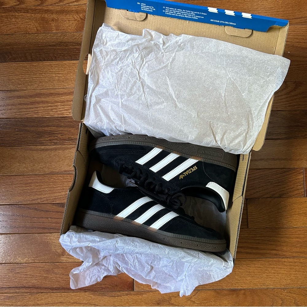Adidas Spezials - NEW with box - Black suede - white stripes